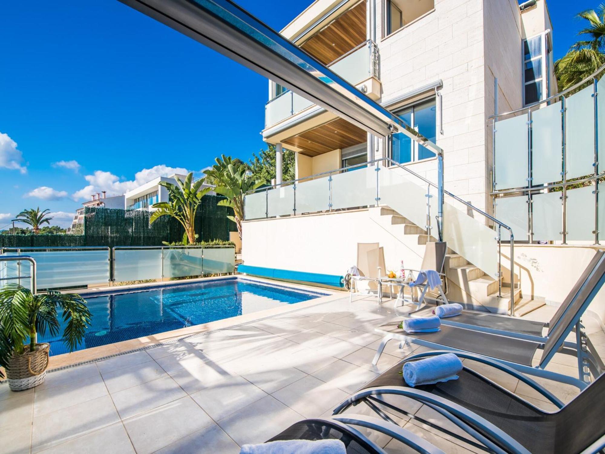 Stunning With Private Terrace Ferienhaus Alcanada