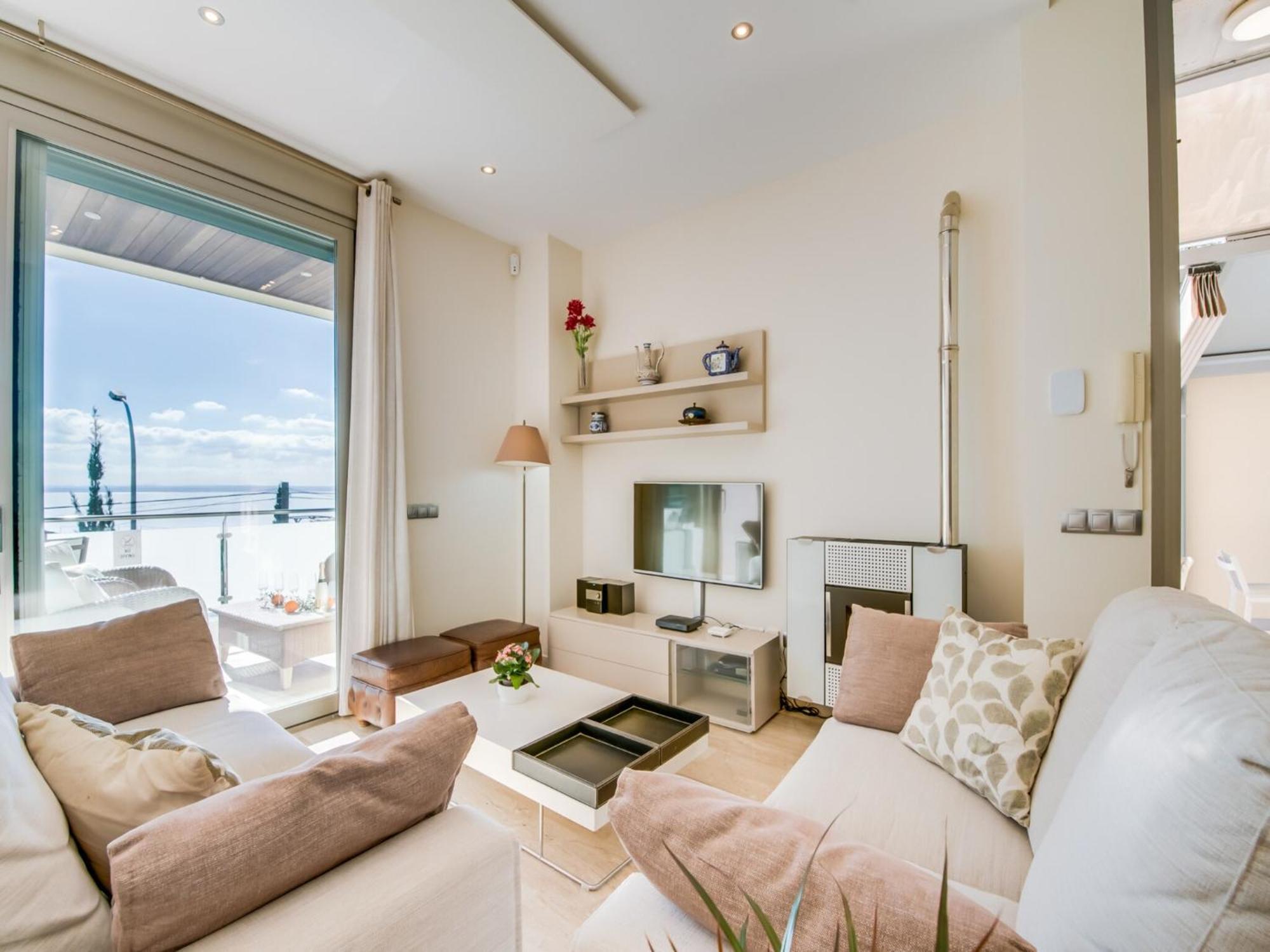 Ferienhaus Stunning With Private Terrace Alcanada