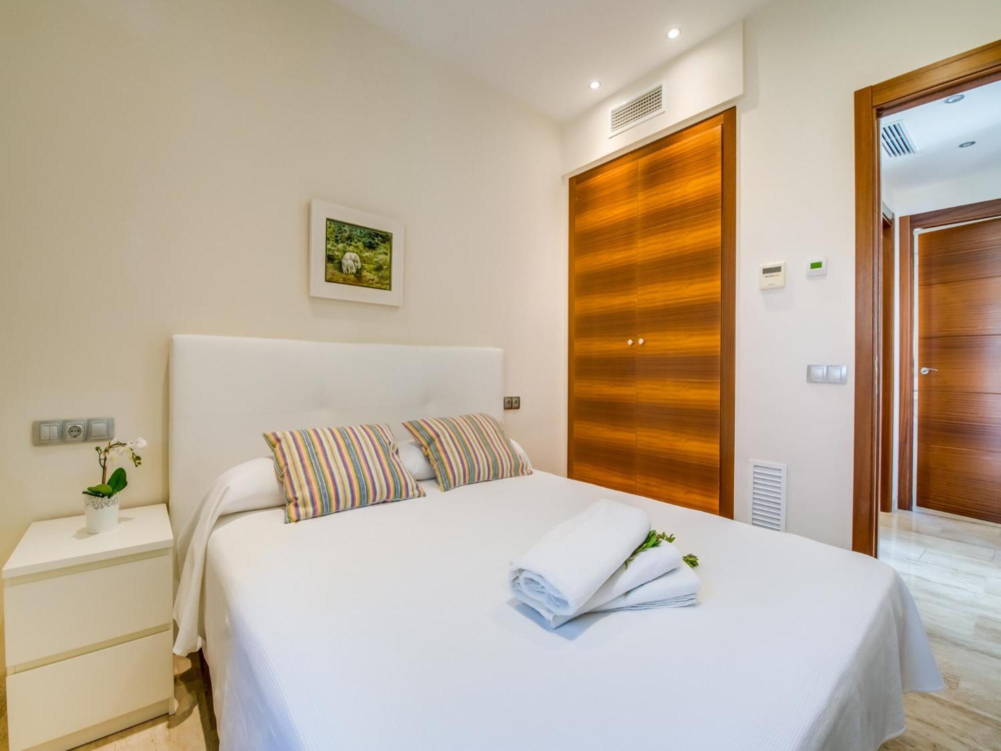 Stunning With Private Terrace Ferienhaus Alcanada