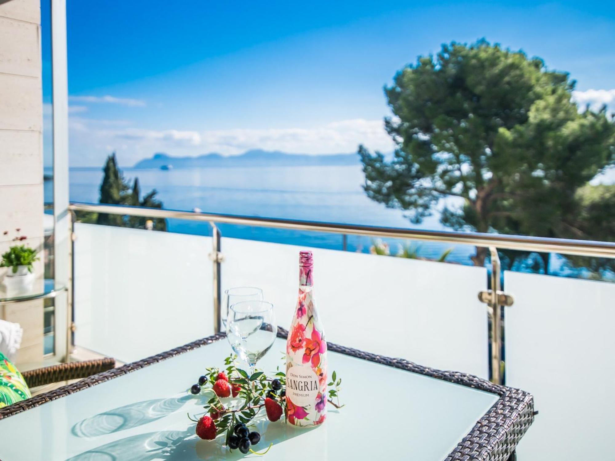 Ferienhaus Stunning With Private Terrace *