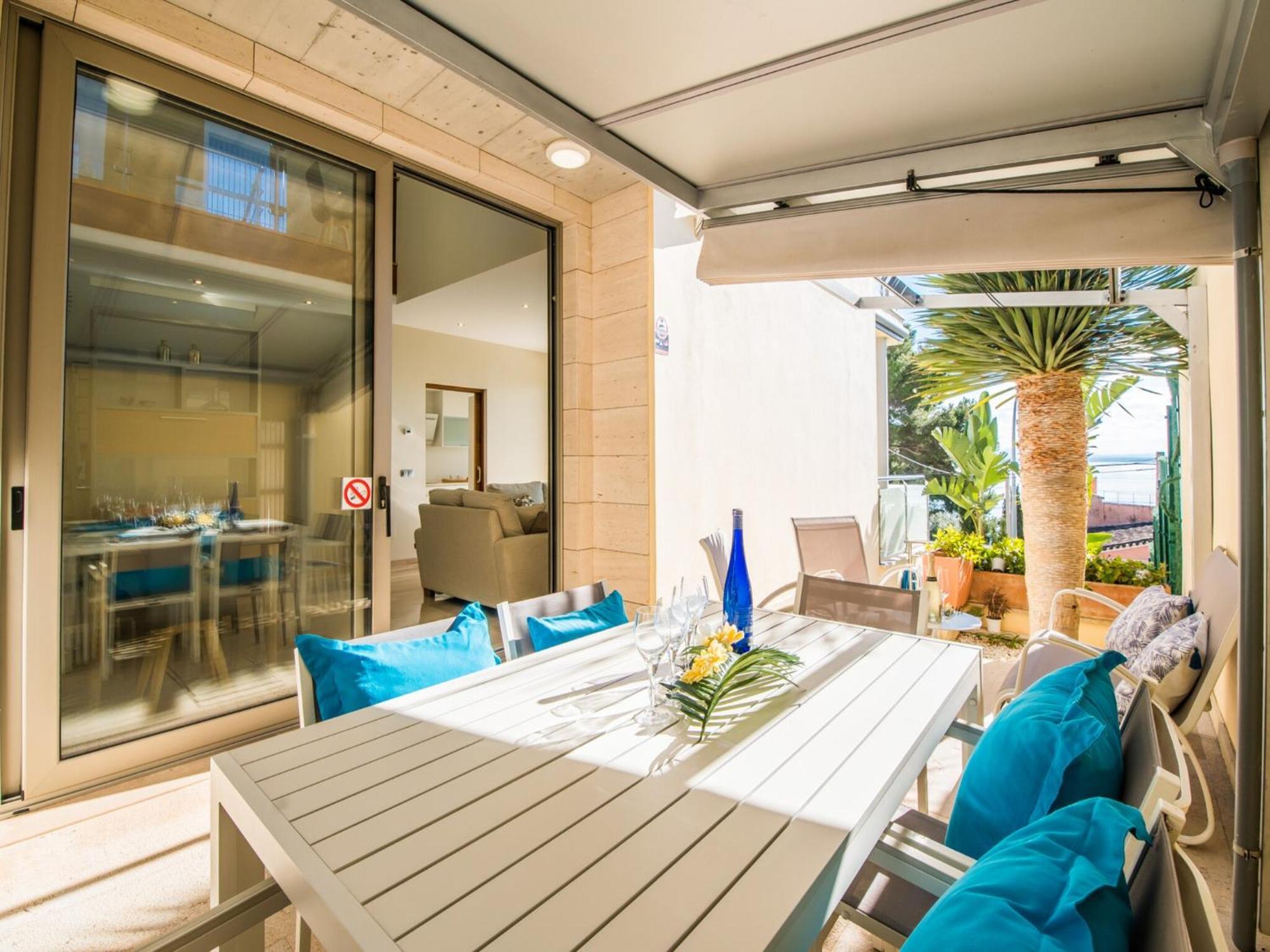 Stunning With Private Terrace Ferienhaus