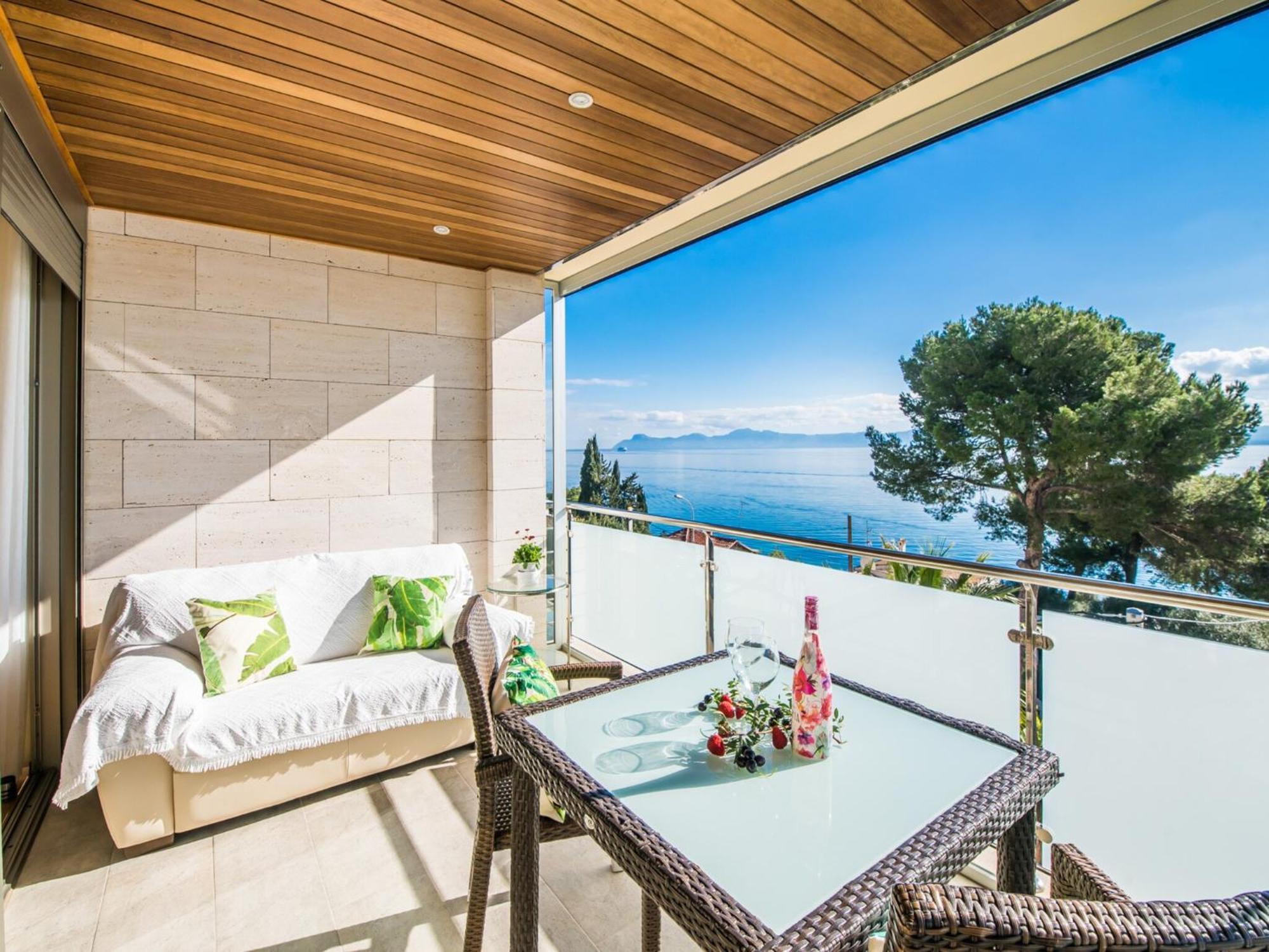 Stunning With Private Terrace Alcanada