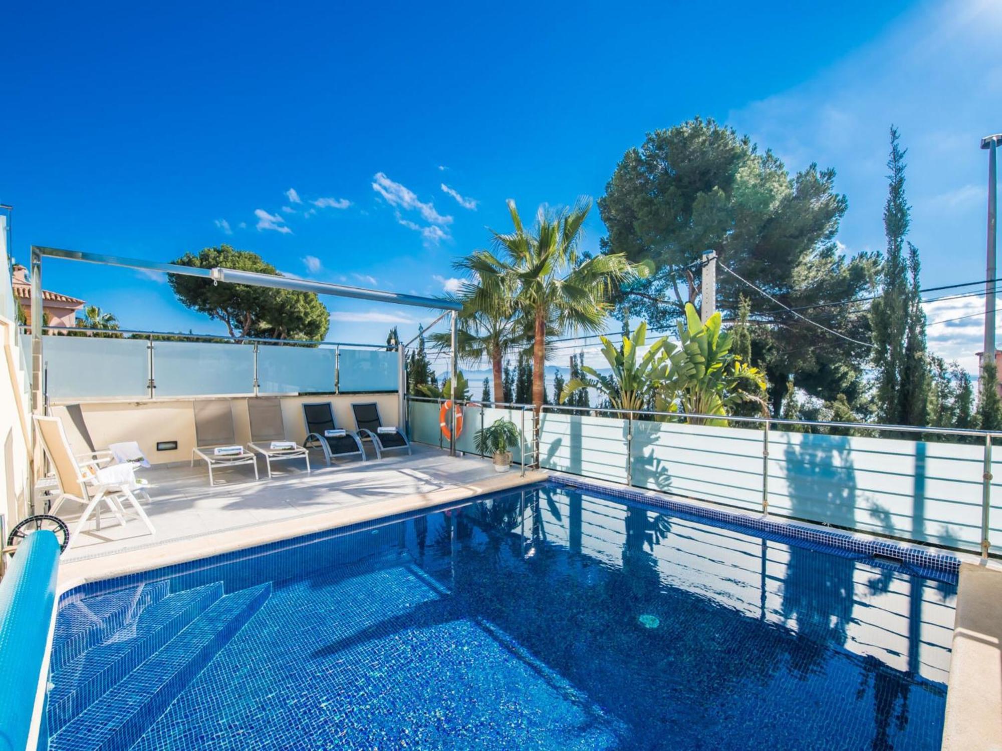 Stunning With Private Terrace Ferienhaus