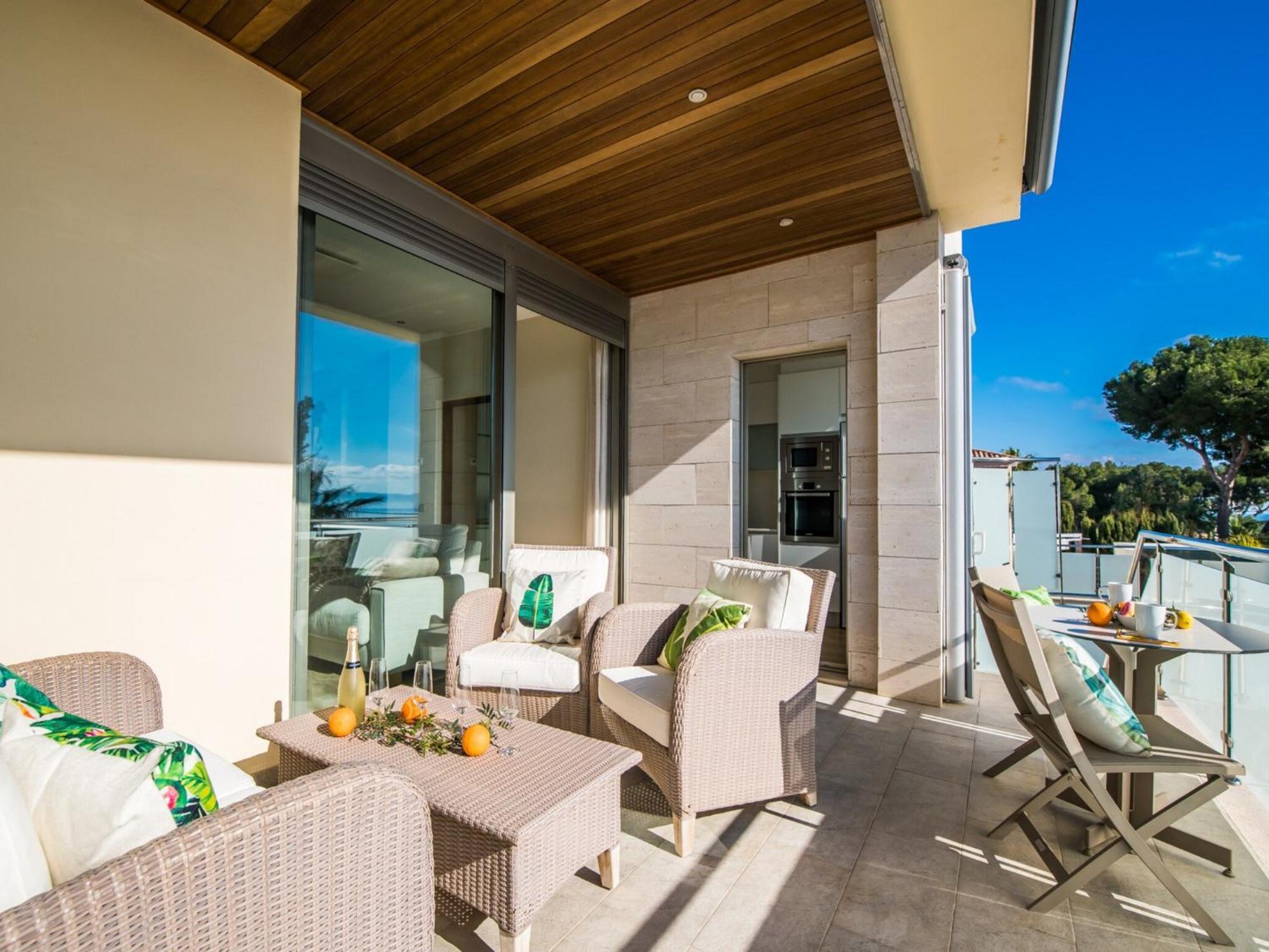 Ferienhaus Stunning With Private Terrace