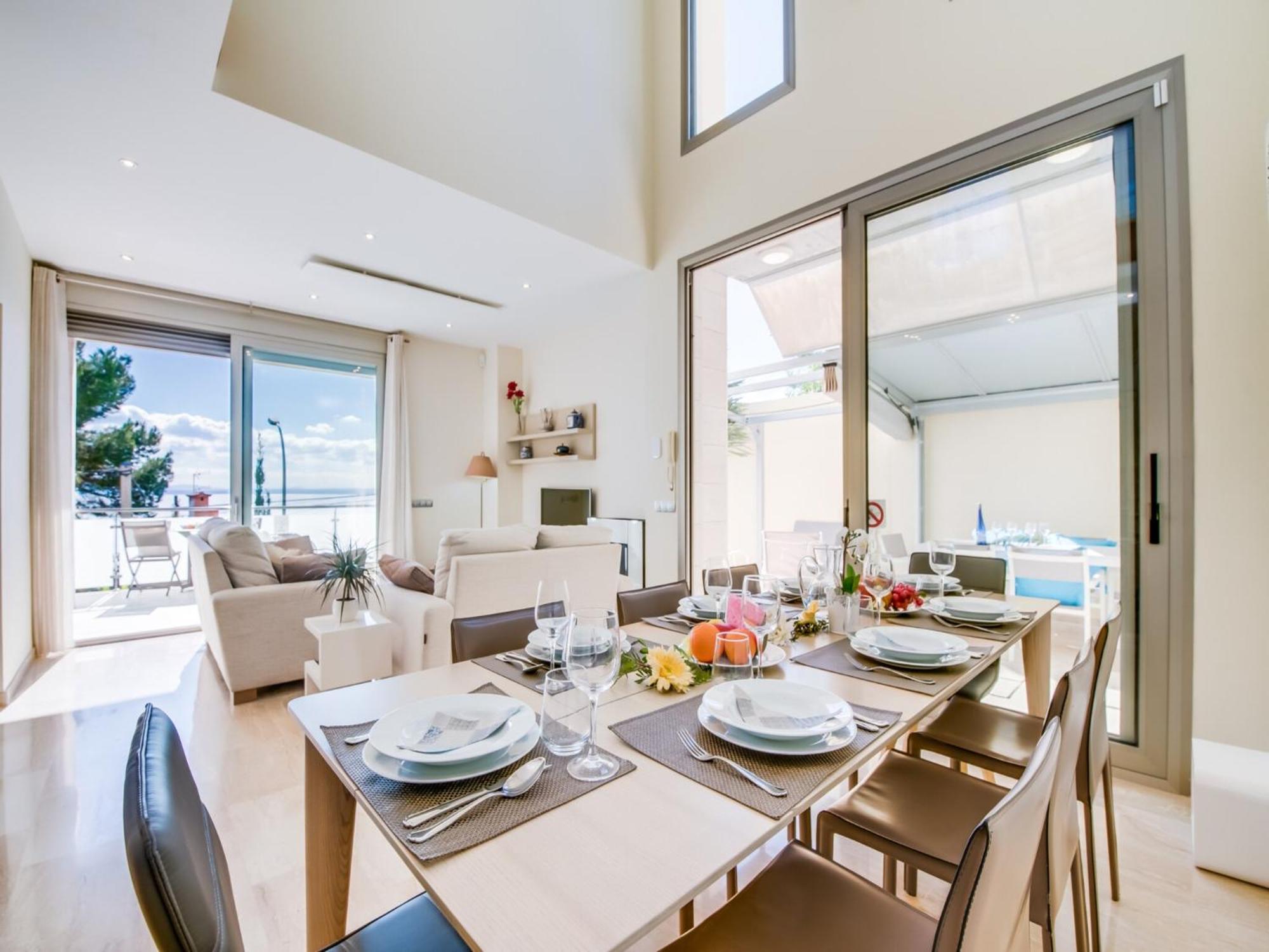 Stunning With Private Terrace Ferienhaus Alcanada