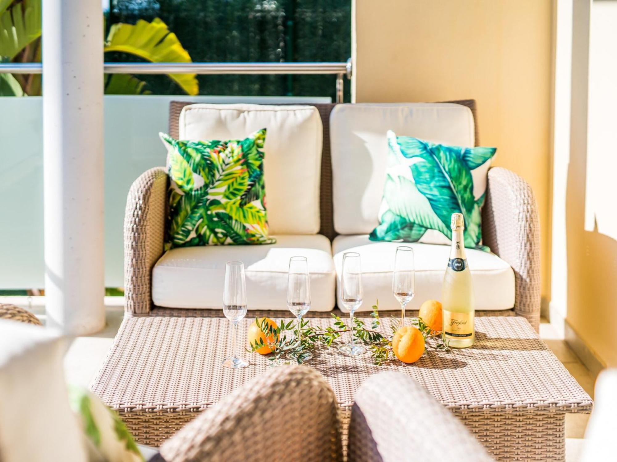 Ferienhaus Stunning With Private Terrace Alcanada