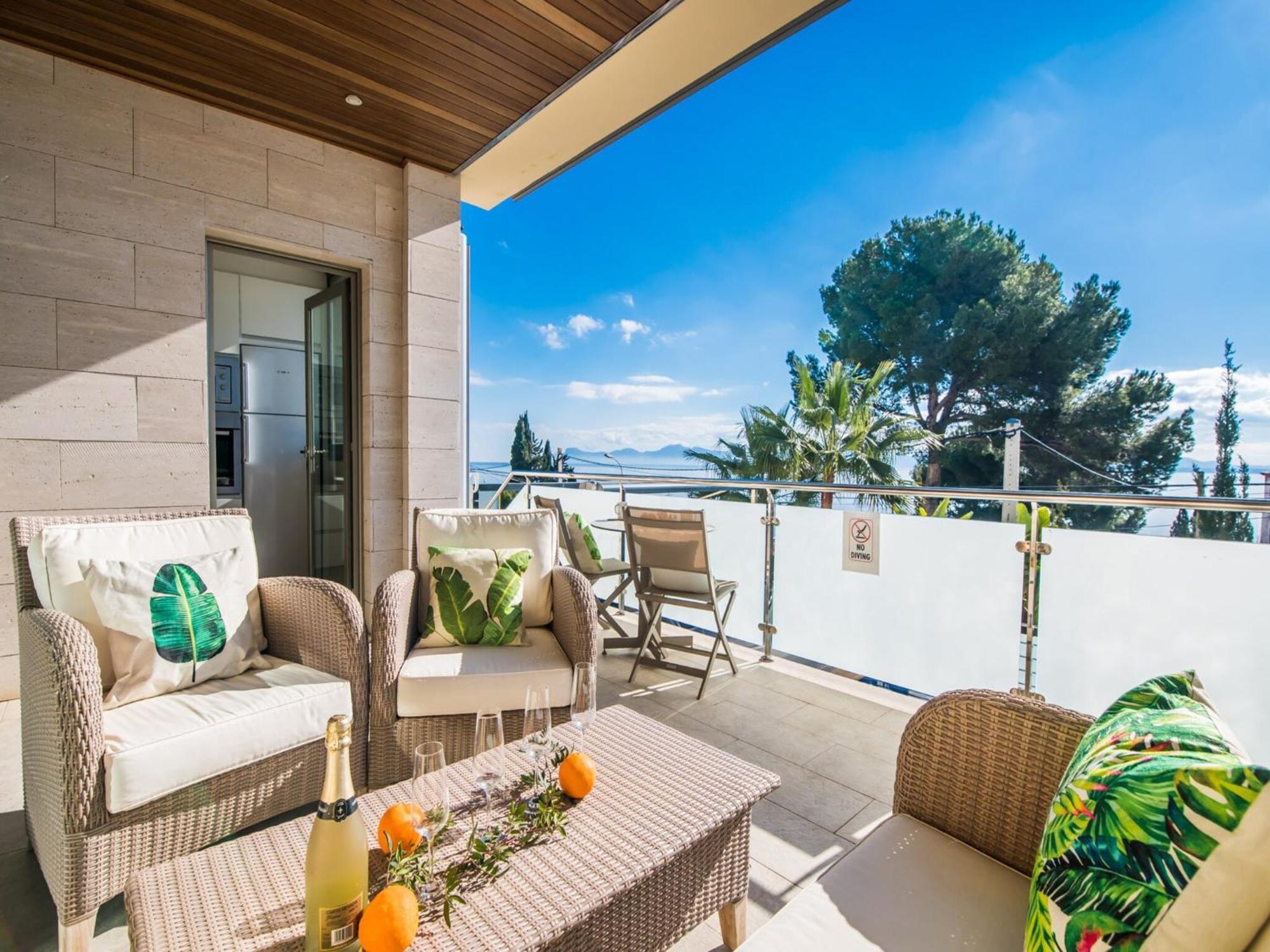 Ferienhaus Stunning With Private Terrace Alcanada